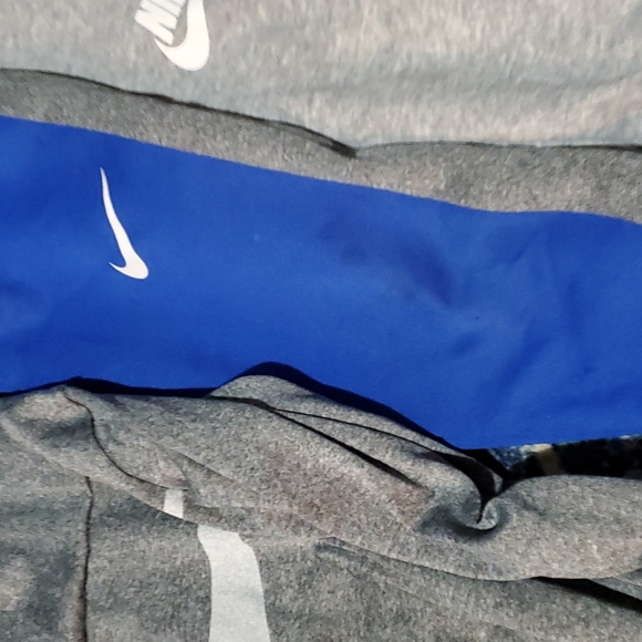 Nike 2t bundle joggers and shirt - Picture 3 of 4